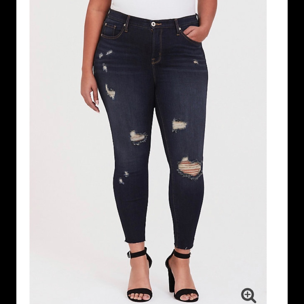 SKINNY JEAN PREMIUM STRETCH DARK WASH WITH RAW HEM